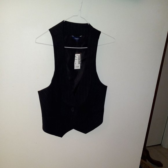 VEST - Picture 3 of 3
